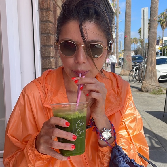 Meet your Posher, Ebru - Picture 2 of 2